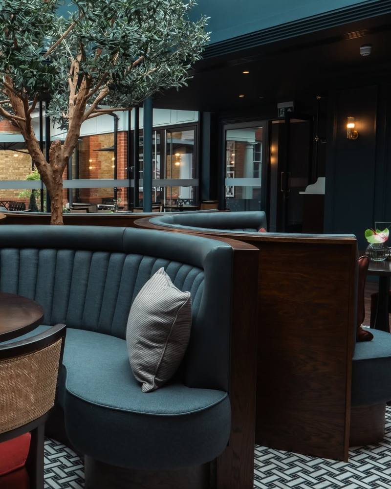 Curved fixed seating